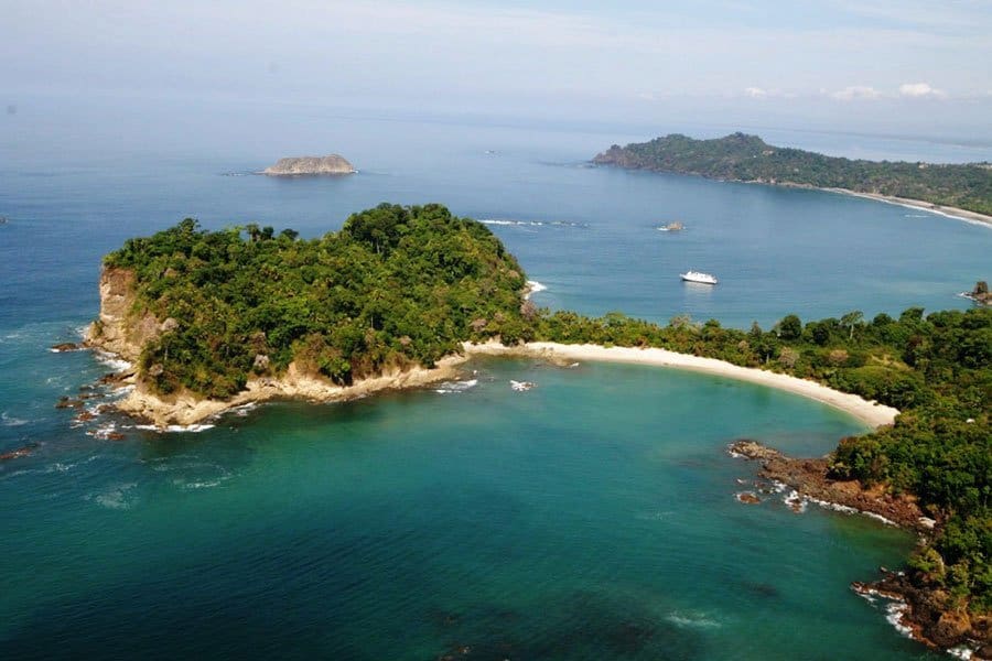 Manuel Antonio Park and ocean